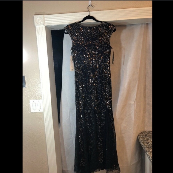 NWT Pisarro Nights Mermaid Gown in Mercury‎ Black-Blue [SZ 2 ] - Picture 6 of 11
